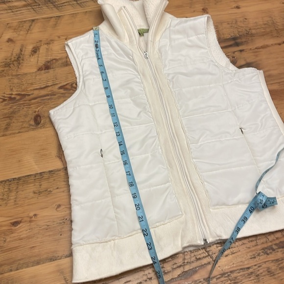 Carolyn Taylor, White fleece puffy vest medium - Picture 6 of 8